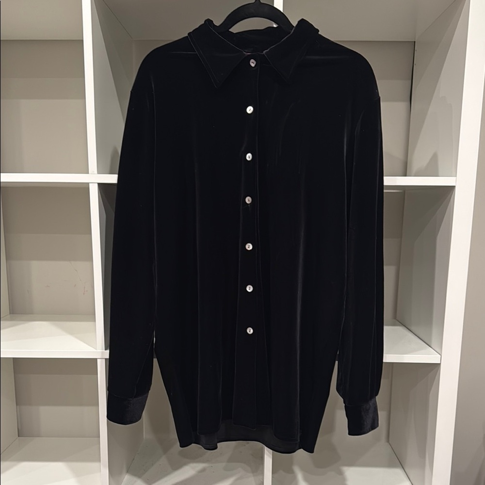 Denim and Co. black synthetic velvet button-down shirt, size M